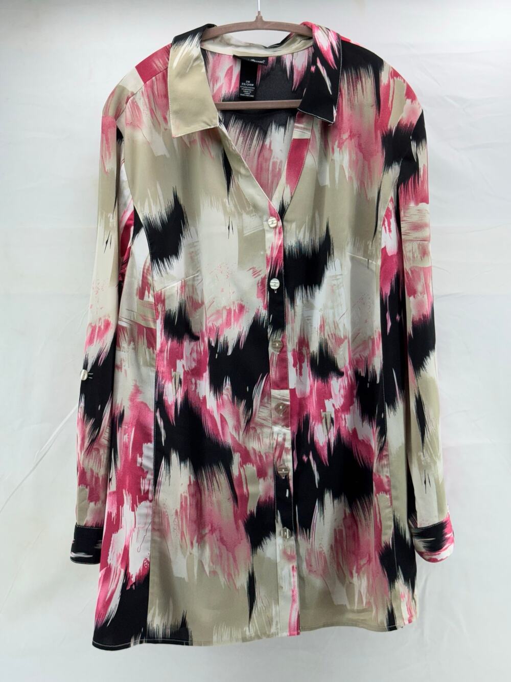 Maggie Barns women’s 2XL v neck blouse